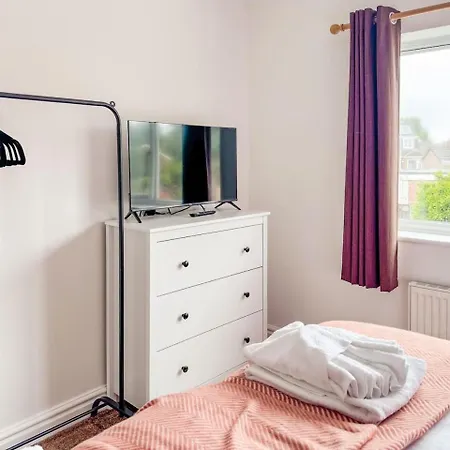 Raygill House By Furnished 4br Shadwell House Ideal For Contractors & Relocations Families לידס