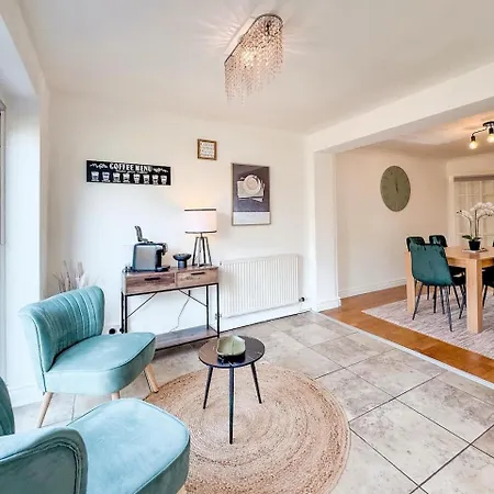 בית נופש Raygill House By Furnished 4br Shadwell House Ideal For Contractors & Relocations Families לידס