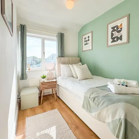 Raygill House By Furnished 4br Shadwell House Ideal For Contractors & Relocations Families לידס