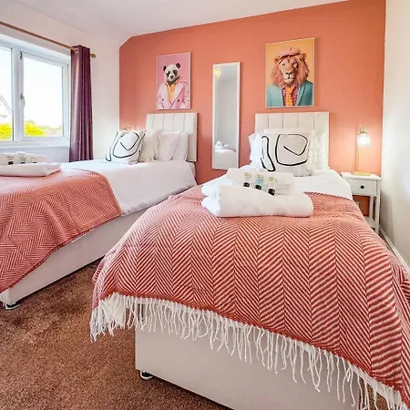 בית נופש Raygill House By Furnished 4br Shadwell House Ideal For Contractors & Relocations Families