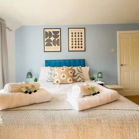 בית נופש Raygill House By Furnished 4br Shadwell House Ideal For Contractors & Relocations Families *