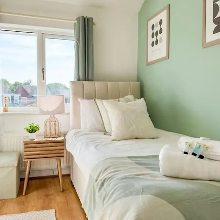 Raygill House By Furnished 4br Shadwell House Ideal For Contractors & Relocations Families לידס