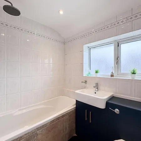 Raygill House By Furnished 4br Shadwell House Ideal For Contractors & Relocations Families Дом отдыха