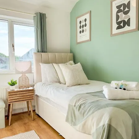 Raygill House By Furnished 4br Shadwell House Ideal For Contractors & Relocations Families