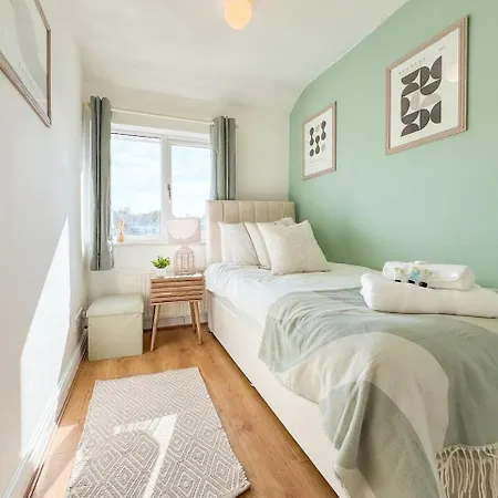 Raygill House By Furnished 4br Shadwell House Ideal For Contractors & Relocations Families