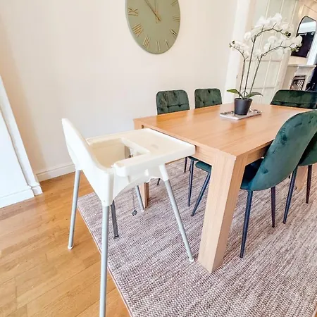 Raygill House By Furnished 4br Shadwell House Ideal For Contractors & Relocations Families