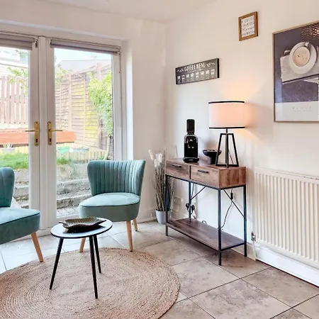 Raygill House By Furnished 4br Shadwell House Ideal For Contractors & Relocations Families بيت للعطل *