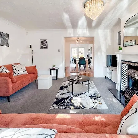 Raygill House By Furnished 4br Shadwell House Ideal For Contractors & Relocations Families Дом отдыха Лидс