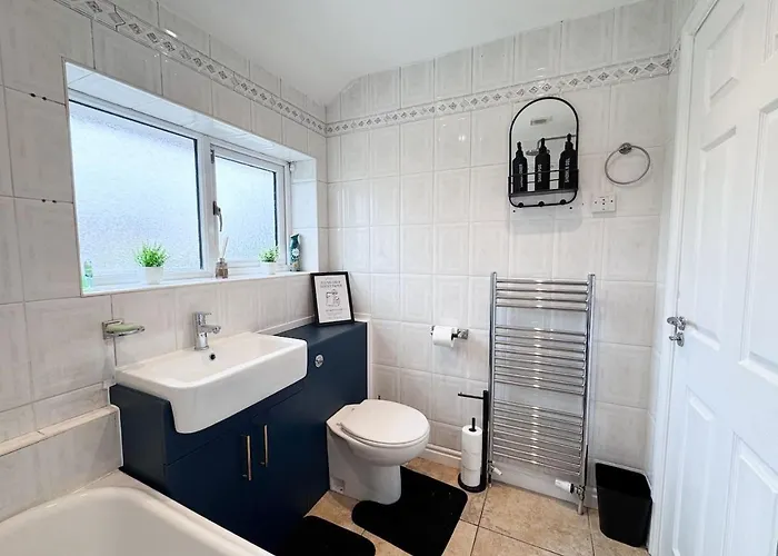 Raygill House By Furnished 4br Shadwell House Ideal For Contractors & Relocations Families * Leeds (West Yorkshire)