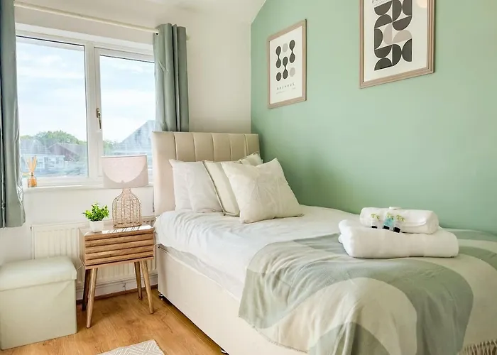 Raygill House By Furnished 4br Shadwell House Ideal For Contractors & Relocations Families