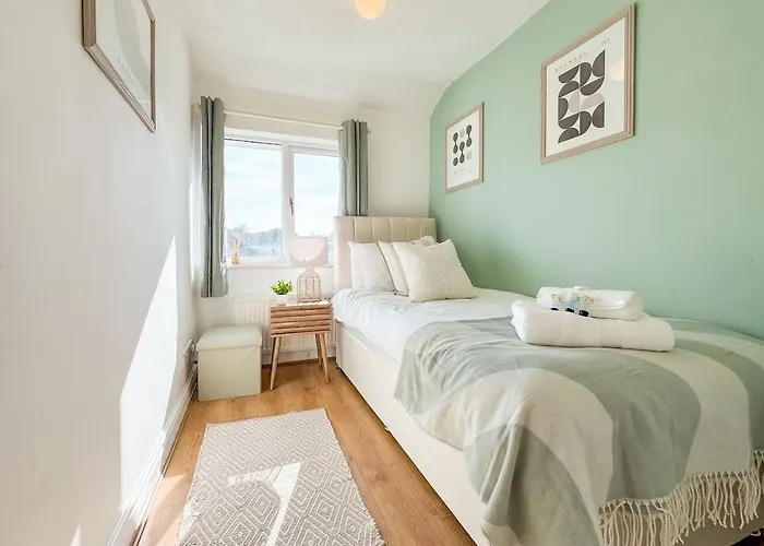 Raygill House By Furnished 4br Shadwell House Ideal For Contractors & Relocations Families